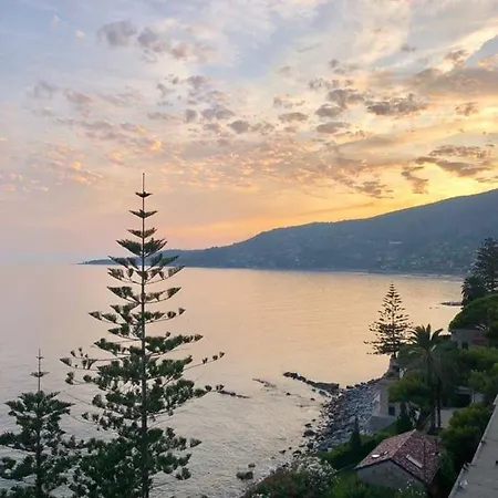 Al Mare Lägenhet Ospedaletti